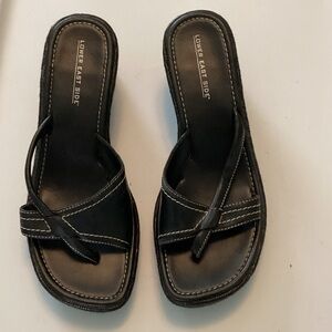 LOWER EAST SIDE Black Women's Slide Sandals with Contrast Stitching